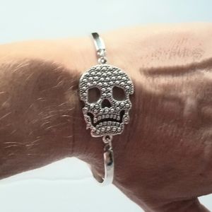 🍁 3/$25 Silver Skull Semi Bangle Bracelet